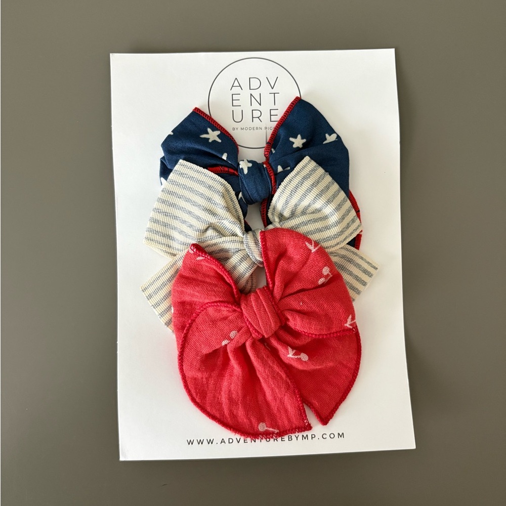 Modern Piggy Patriotic USA Bow Clip Set - NEW!